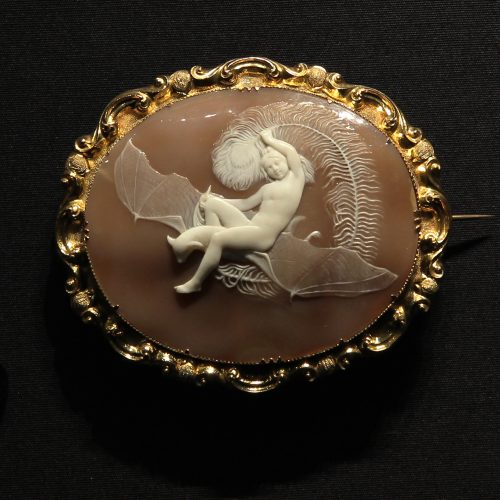 Victoria_and_Albert_Museum_Jewellery_11042019_Cameo_Ariel_M.274-1921_England_About_1840_3184