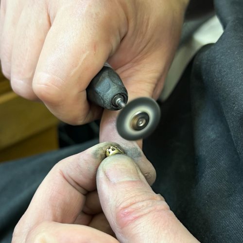 6 – JBC 2022 – Hand polishing