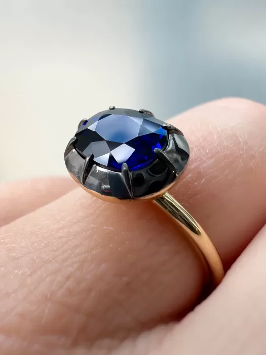 East To West Oval Sapphire Ring with Georgian Setting Style