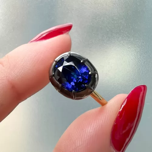 East To West Oval Sapphire