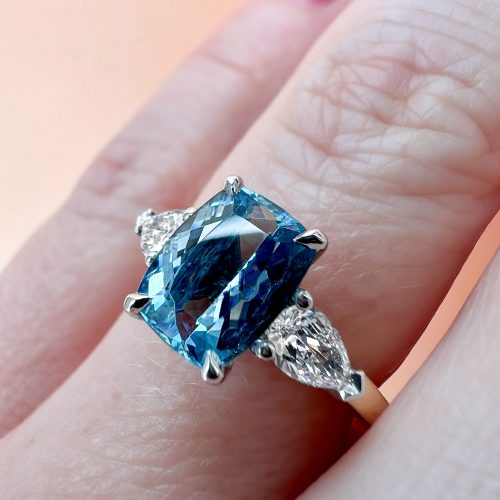 J3626 – Aqua Ring Fingers