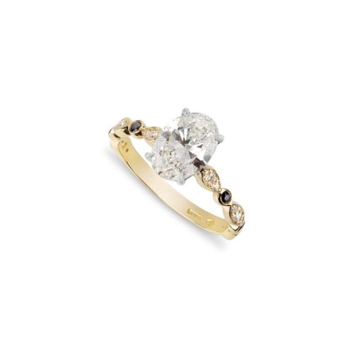 J2148 – Oval Diamond and Sapphire Ring