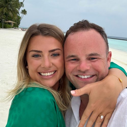 J4102 – Happy Couple – CHECK IF OK TO POST