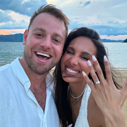 J5081 – Happy Couple