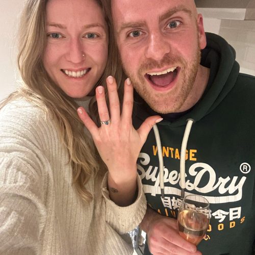 J5082 – Happy Couple