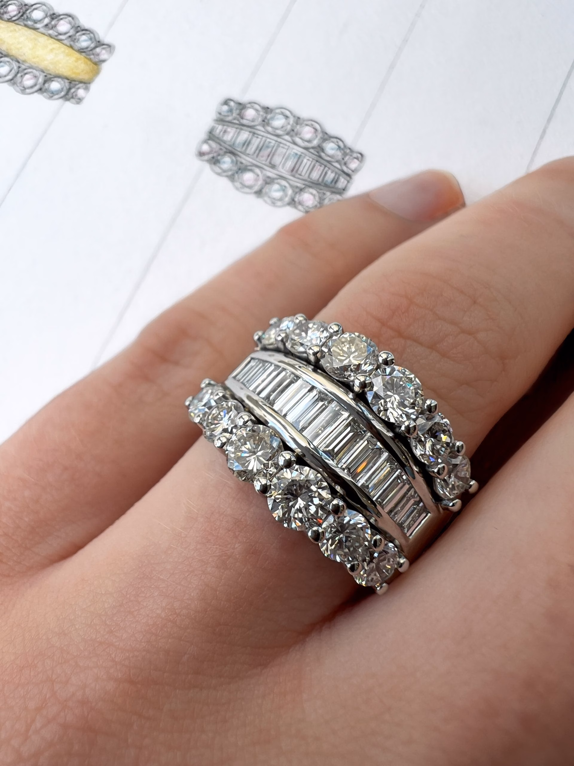 J5175 – Hand & Sketch